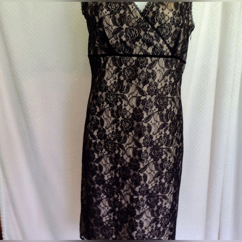 Ann Taylor LOFT Black Lace Overlay Dress - Size 6 - Elegant & Chic